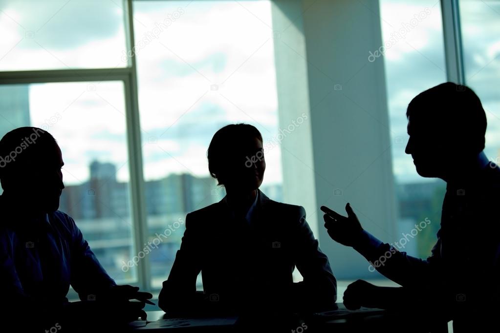 社内トラブルの初動相談のイメージ