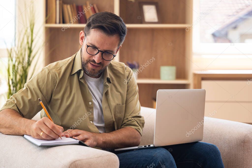 落ち着いた相談の雰囲気